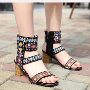 Embroidered Open Toe Bohemia‎ Stacked Heel Sandals 9.5 / 10